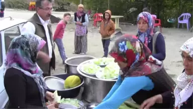 Orman Köylülerinden Şükür Yemeği