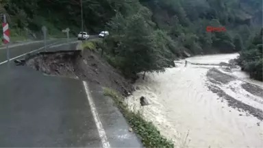 Rize'de Sel ve Heyelanın Ardından 3 Gün Sonra Ulaşılan Köy Yerle Bir Olmuş!