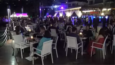 Bodrum Lisede Başlayan Arkadaşlığı Bodrum'da Nikah Masasına Taşıdılar