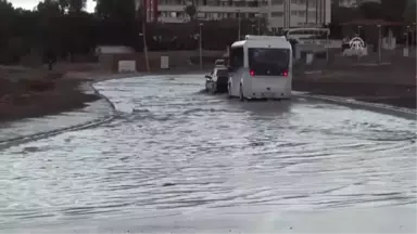 Ayvalık'ta Şiddetli Sağanak