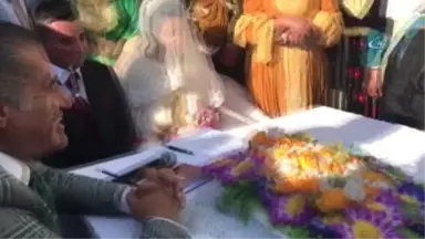 İlk Defa Nikah Kıyan Muhtar, Damat Olan Oğlunun İsmini Unuttu