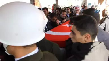 Şehit Adem Gezer Son Yolculuğuna Uğurlanıyor