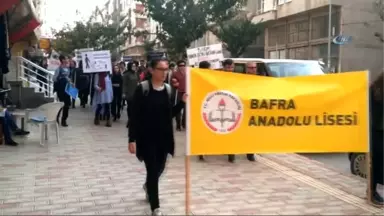 Liselilerden Beyaz Bastona Duyarlılık Yürüyüşü