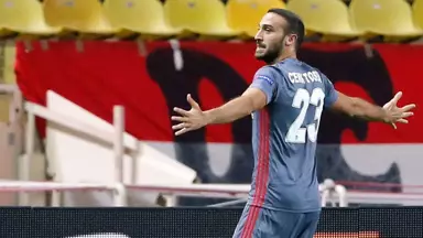 UEFA, Beşiktaşlı Cenk Tosun'u Haftanın Oyuncusu Ödülüne Aday Gösterdi