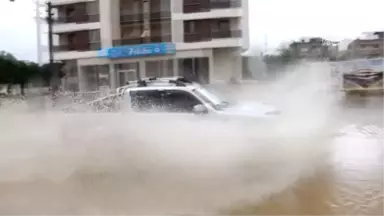 Etkili Sağanak Nedeniyle Evleri Su Bastı