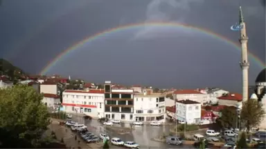 Yağmur Sonrası Oluşan Gökkuşağı ile Görsel Şölen