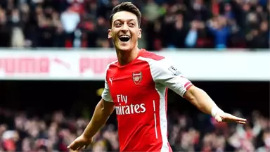 Mesut Özil'in Çocukluk Fotoğrafı Sosyal Medyayı Salladı