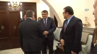 Akıncı, YÖK Başkanı Saraç'ı Kabul Etti