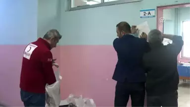 Siirt'te Bin Öğrenciye Giyim Yardımı