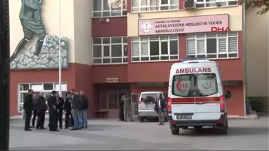 Ankara'da 1 Öğretmen, 23 Öğrenci Civadan Zehirlendi