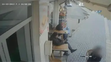 Çocuklar Okul Kıyafetleriyle Kahvedeki Paraları Çaldı