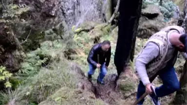 Hikayelerden Etkilendi, Esrarengiz Mağaraları Buldu