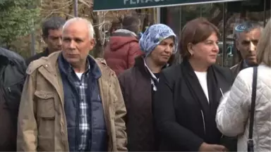 Aladağ'da Yangın Faciasının Birinci Yılında Aileler MEB'in Önünde Toplandı