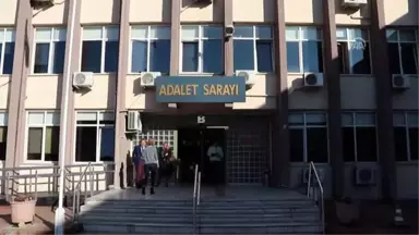 Muhabbet Kuşuyla Cezaevine Gitti