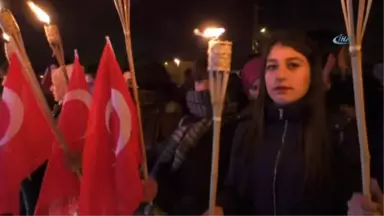 Sarıkamış Şehitleri İçin Eksi 15'te Saygı Nöbeti... Küçük Çocuğun Saygı Nöbeti Duygulandırdı