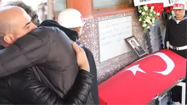 Toygar Işıklı'nın Kıbrıs Gazisi Babası, Askeri Törenle Uğurlandı