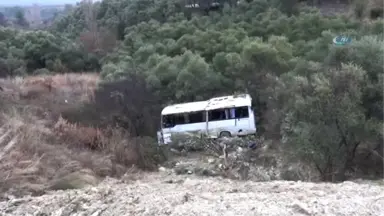 İşçileri Taşıyan Servis Şarampole Devrildi: 9 Yaralı