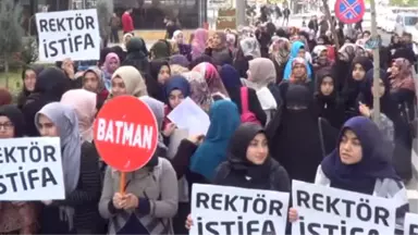 Batman'da 56 Stk'dan Rektör Durmuş'a Tepki