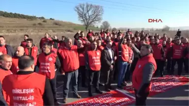 Kocaeli-İşten Çıkarılan İşçiler Organize Sanayi Bölgesinde Yürüdü