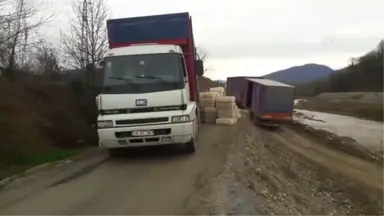 Tavuk Yüklü Tır Devrildi - Zonguldak