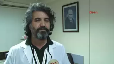 İzmir-Hastalarla Zeybek Onamasıyla Dikkat Çeken O Doktor Konuştu