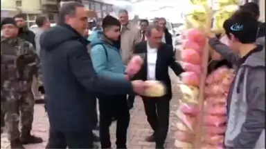 Böyle Vali Herkesin Başına