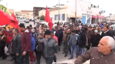 Tunus'da 12 Partili Muhalif Halk Cephesi Yürüyüş Yaptı- Gece Göstericilerle Polis Çatıştı