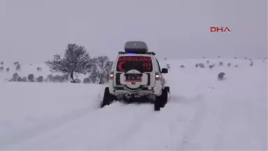 Bingöl Karlıova'da 20 Kilometre Uzaklıktakaki Köyde Yaşayan 2 Hastaya 4 Saate Ulaşıldı