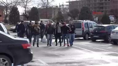 Konya Kasiyer Genç Kızın Kurduğu İleri Sürülen Dolandırıcılık Şebekesi Çökertildi