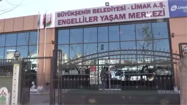 Engelli Kursiyerler Bakıra Şekil Veriyor