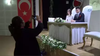 Damada Nikah Masasında Alkol Muayenesi