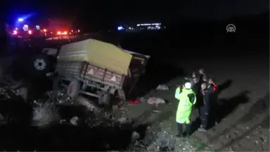 Afyonkarahisar'da Trafik Kazası: 2 Ölü