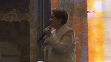 İzmir İyi Parti Genel Başkanı Akşener Akşam Yemeğinde Partililerle Buluştu