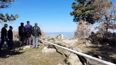 Afrin'e Destek Olmak İçin Kastamonu'nun En Yüksek Tepesine Bayrak Dikip, İstiklal Marşı'nı Okudular