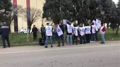 İşten Çıkarılan İşçilere Öz İplik-İş'ten Destek