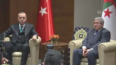 Cumhurbaşkanı Erdoğan Cezayir'de