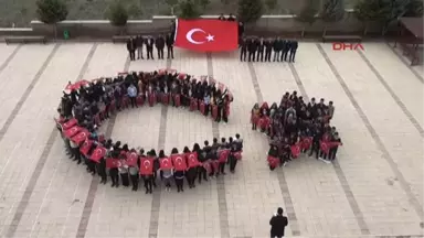 Kahramanmaraş Bedenleriyle 'Ay- Yıldız' Oluşturup, Mehmetçiğe Selam Gönderdiler