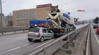 Kocaeli Otomobil Beton Mikserine Çarptı 1 Yaralı