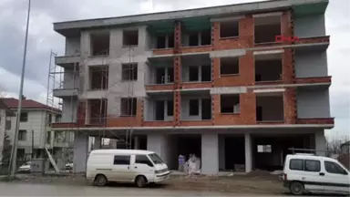 Düzce İnşaat İşçilerinden Seda Sayan'a Tepki