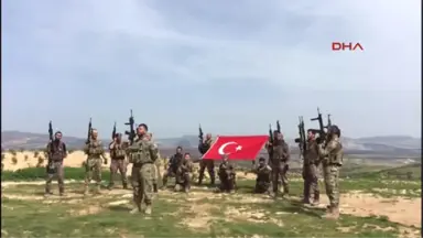 Askerlerden Afrin'de 'Bayrak' Şiiri