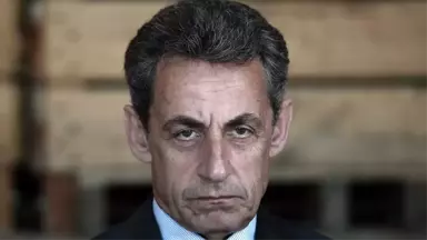 Eski Fransa Cumhurbaşkanı Sarkozy 'Gözaltına Alındı'