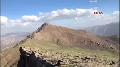 Hakkari - Sınır Hattında Tespit Edilen 3 El Yapımı Patlayıcının İmha Edilme Anı