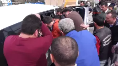 Çanakkale'de Trafik Kazası 1 Ölü, 4 Yaralı Hd