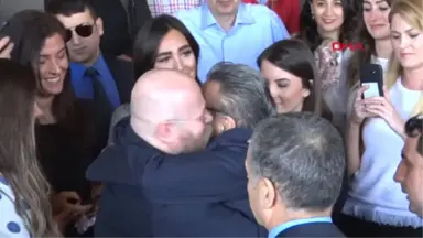 Aydın Doğan, Doğan Medya'ya Alkışlarla Veda Etti