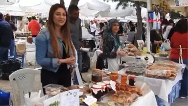 İzmir Alaçatı Ot Festivali'nde Renkli Kortej Yürüşü