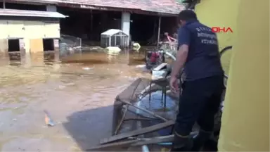 Denizli'de, Barajdan Fazla Su Salınınca Taşkın Oldu