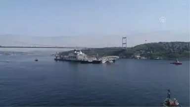 Pioneering Spirit, İstanbul Boğazı'ndan Geçti