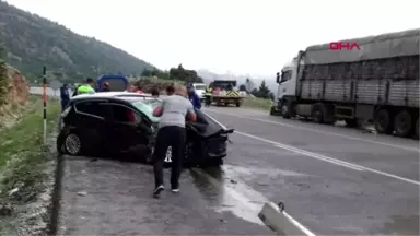 Antalya Tır'la Çarpışan Otomobildeki Polis Memuru Öldü