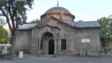 İftar İçin Mevlana'nın Hocasının Kabrine Akın Ettiler