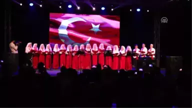 Ukraynalı Bereginya Korosu'ndan İlahi Konseri